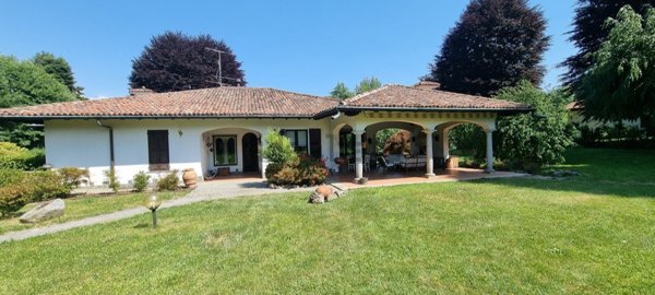 casa indipendente in affitto a Cantù