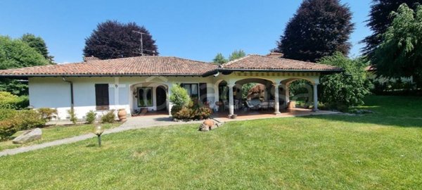 casa indipendente in affitto a Cantù