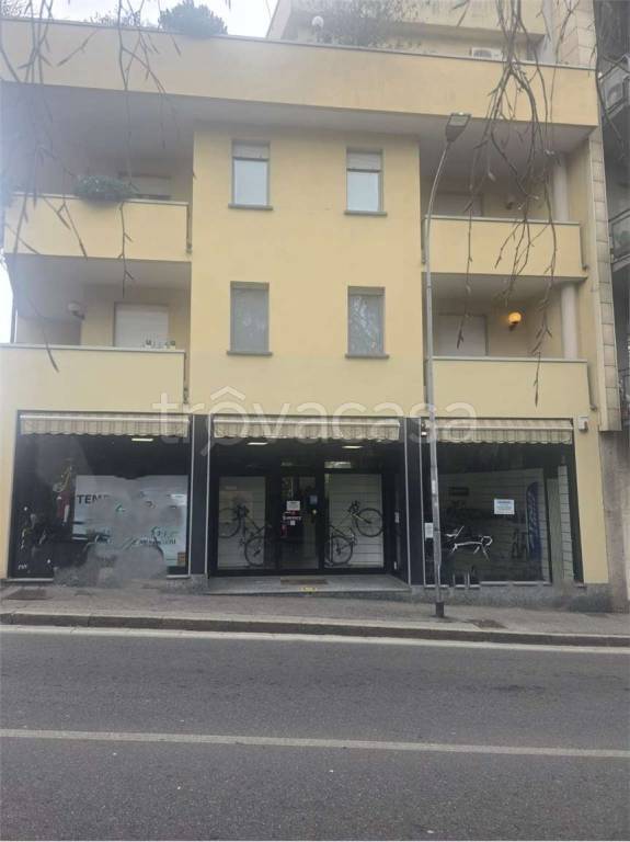 negozio in affitto a Cantù