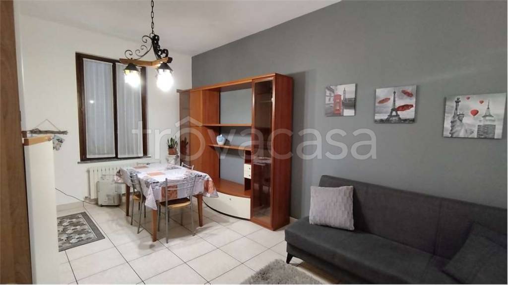 appartamento in affitto a Cantù in zona Fecchio