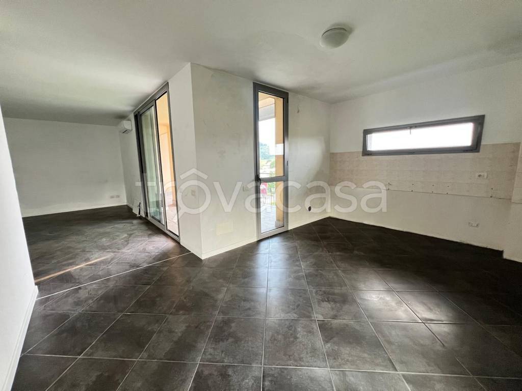 appartamento in affitto a Cantù in zona Fecchio