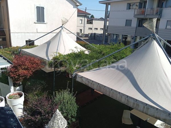 negozio in affitto a Cantù in zona Vighizzolo