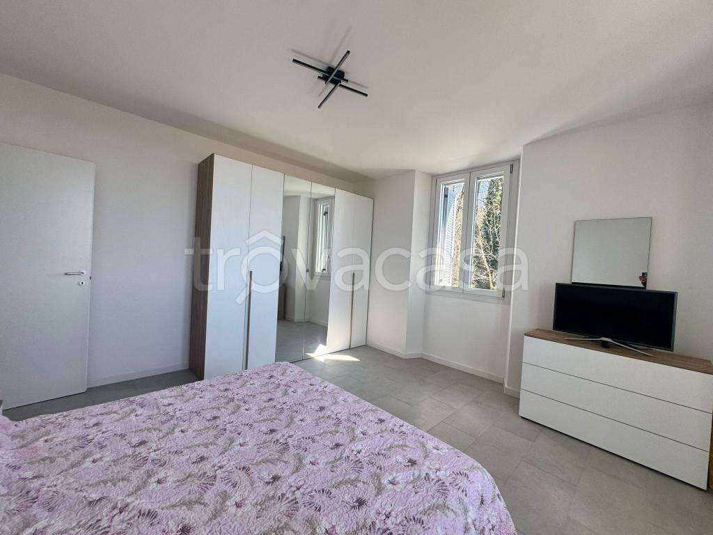 appartamento in affitto a Capiago Intimiano