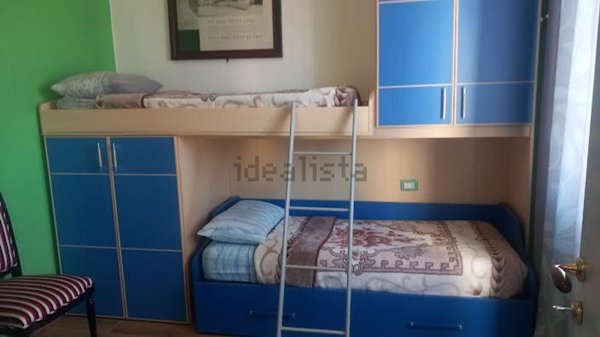 negozio in affitto a Capiago Intimiano