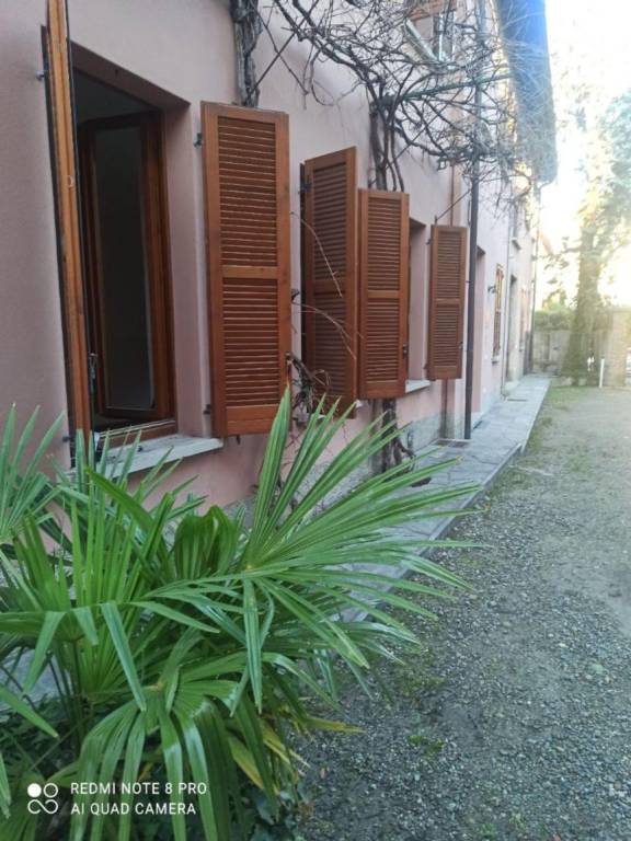 appartamento in affitto a Capiago Intimiano