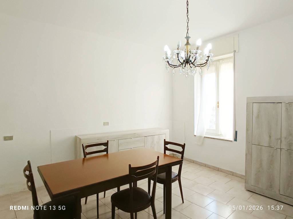 appartamento in affitto a Capiago Intimiano in zona Olmeda