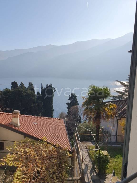 appartamento in affitto a Carate Urio in zona Pangino