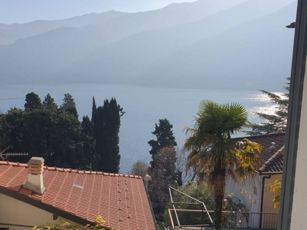 appartamento in affitto a Carate Urio in zona Pangino