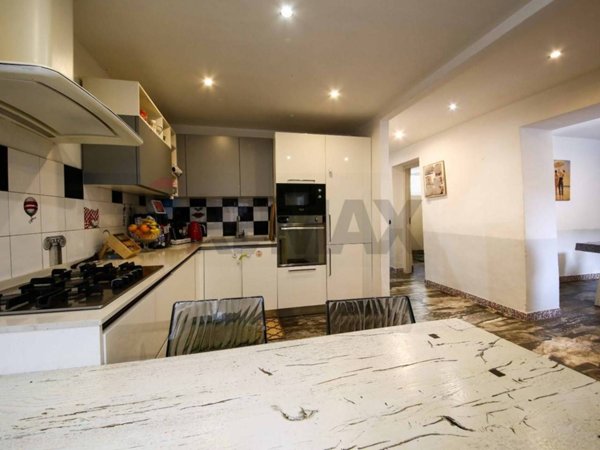 casa indipendente in affitto a Carate Urio