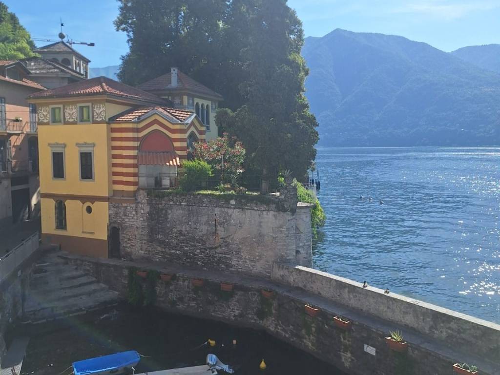 appartamento in affitto a Carate Urio