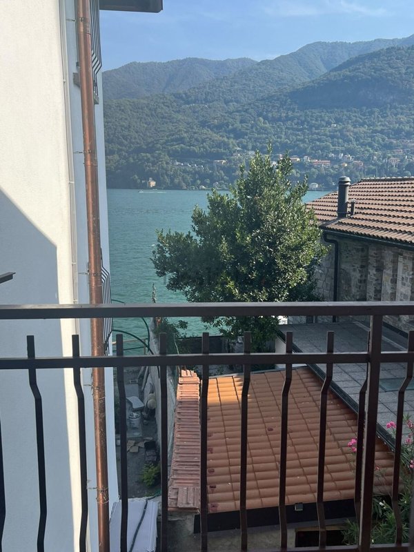 appartamento in affitto a Carate Urio in zona Pangino