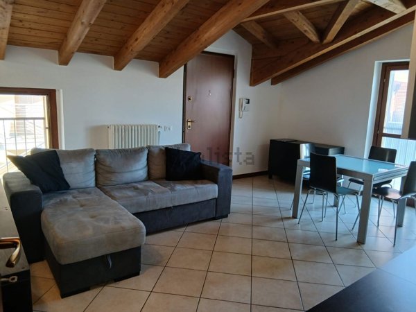 appartamento in affitto a Carbonate