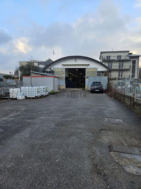 ufficio in affitto a Carugo