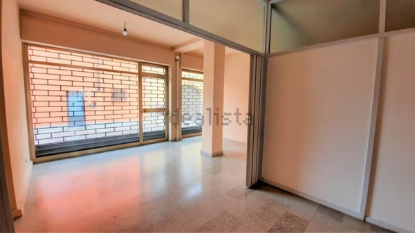 ufficio in affitto a Carugo