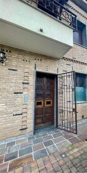 appartamento in affitto a Carugo