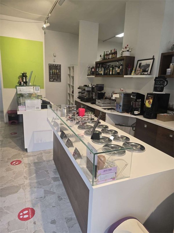 negozio in affitto a Carugo