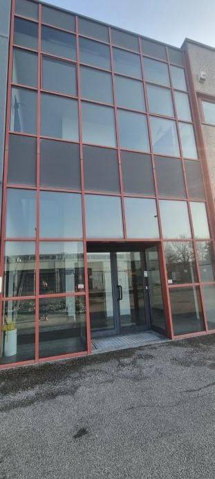 locale commerciale in affitto a Casnate con Bernate