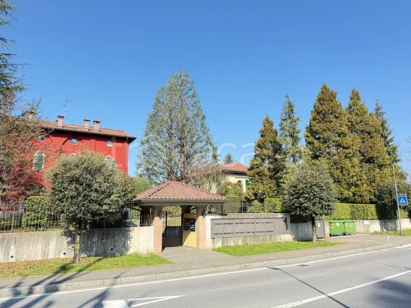 appartamento in affitto a Casnate con Bernate