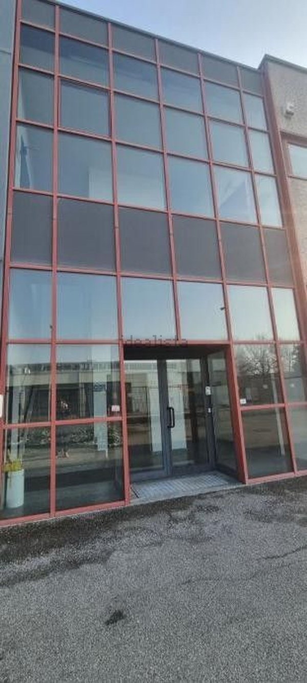 capannone in affitto a Casnate con Bernate