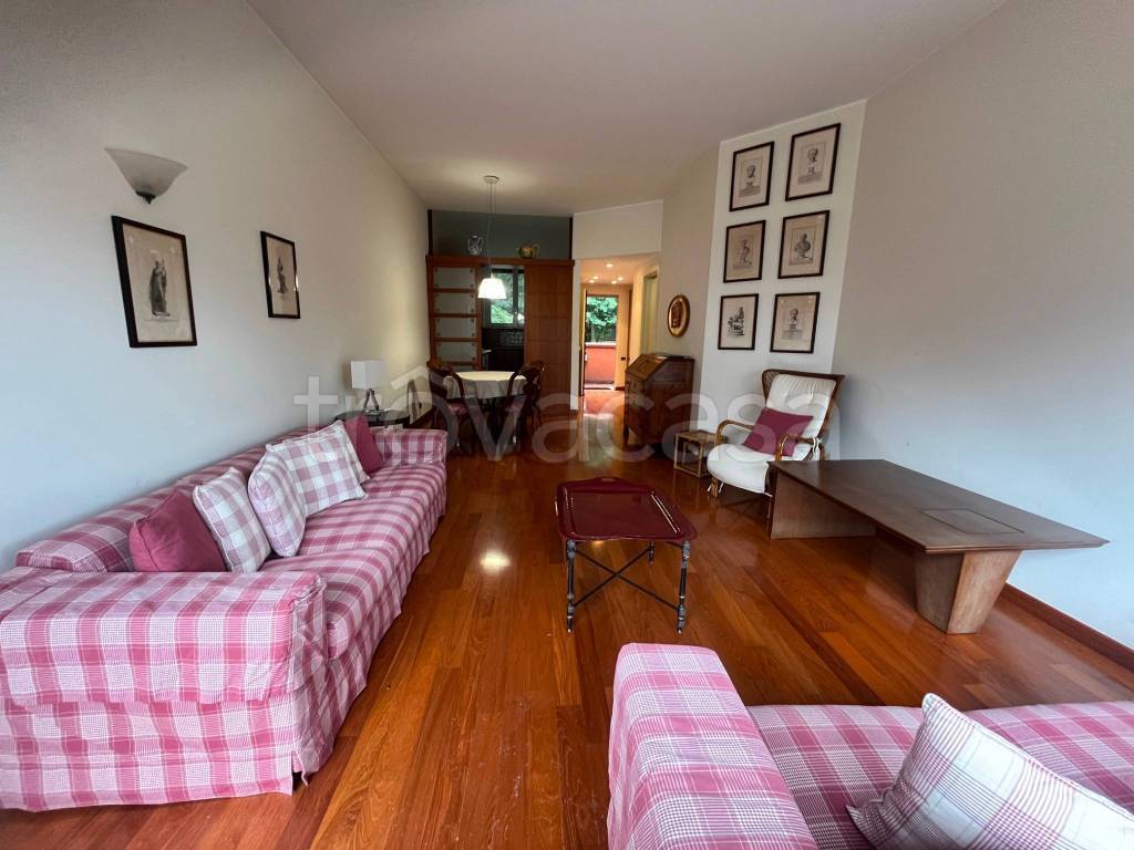 appartamento in affitto a Cassina Rizzardi in zona Monticello