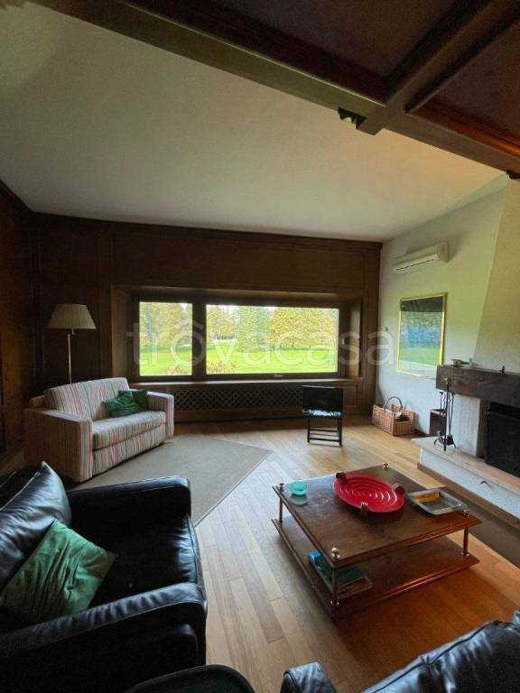 appartamento in affitto a Cassina Rizzardi in zona Monticello