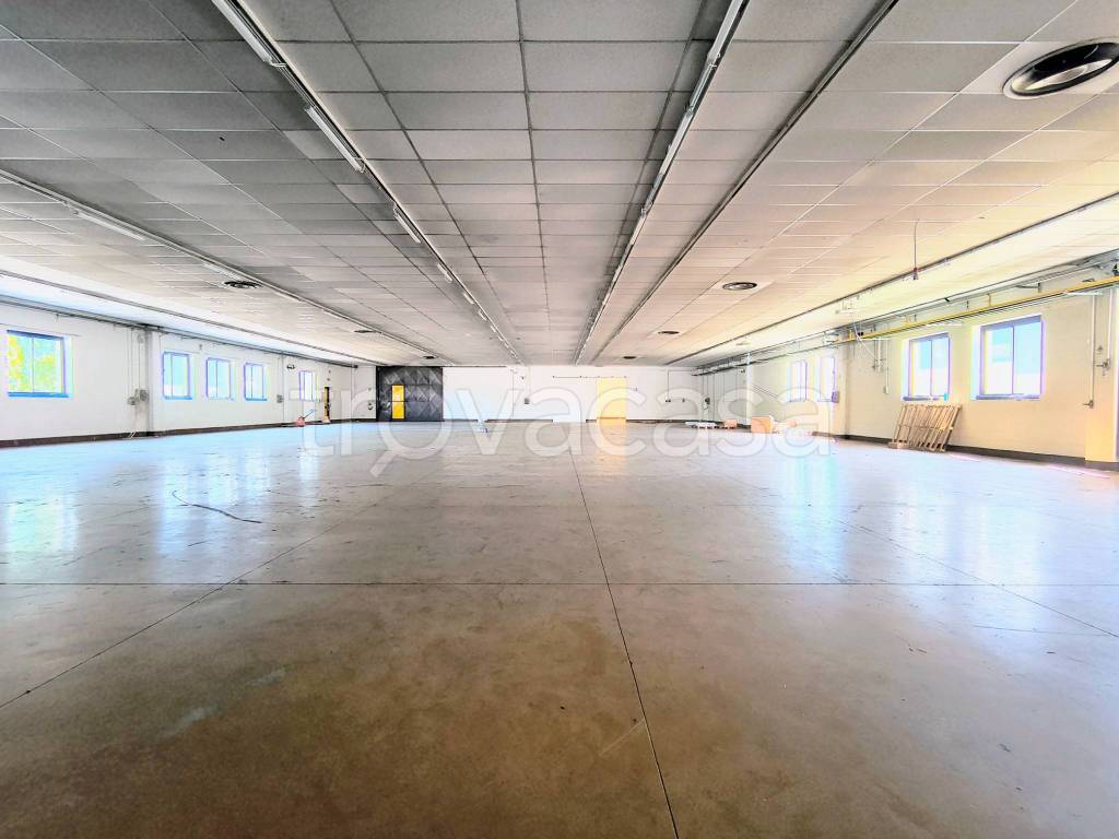 locale commerciale in affitto a Cassina Rizzardi