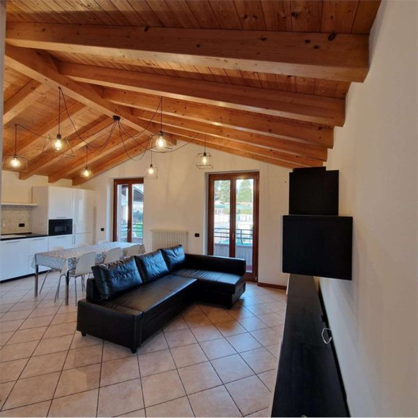 appartamento in affitto a Cermenate