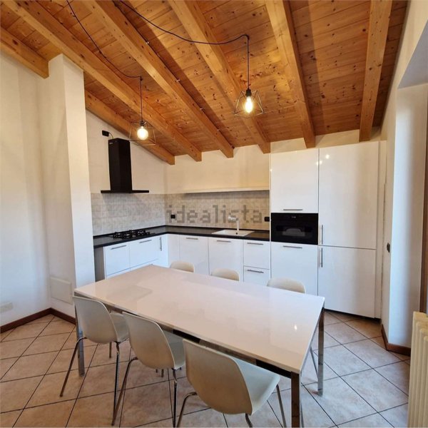 appartamento in affitto a Cermenate