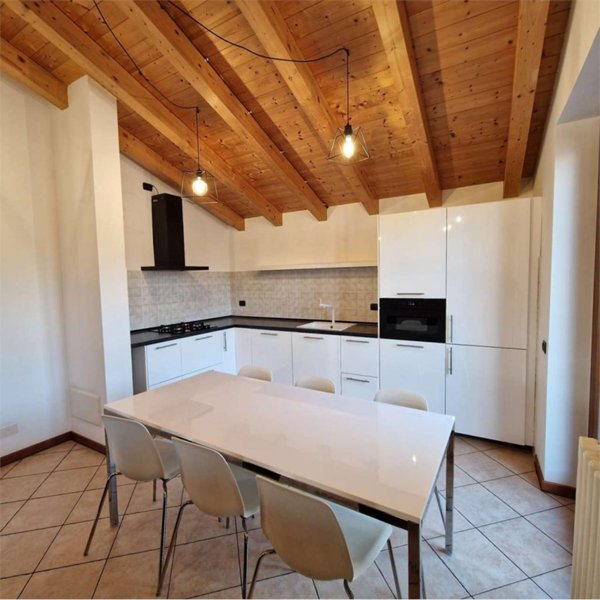 appartamento in affitto a Cermenate