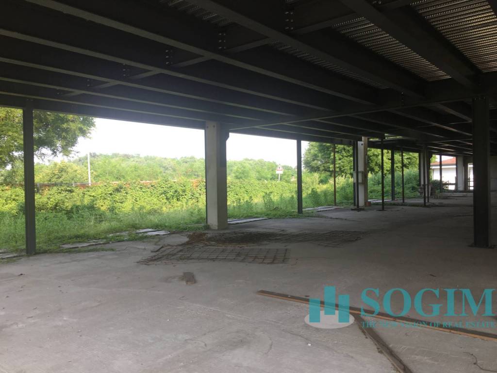 negozio in affitto a Cermenate