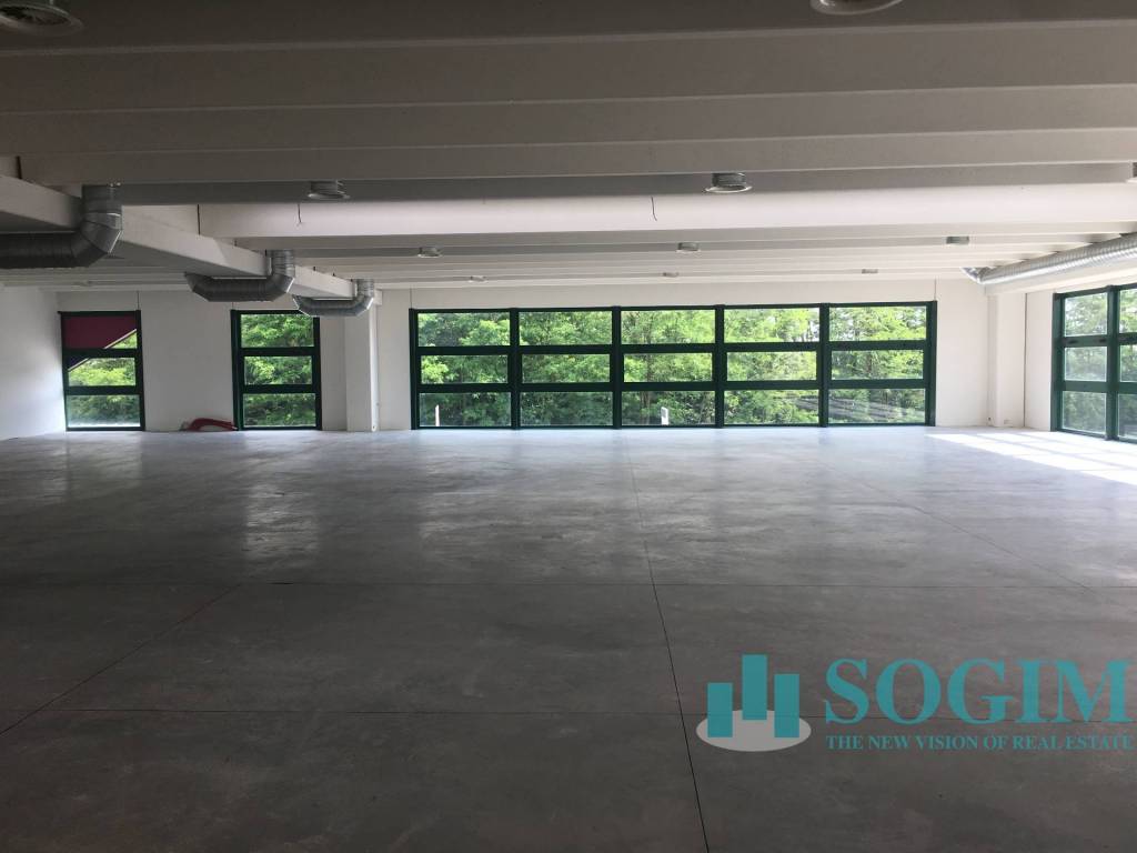 negozio in affitto a Cermenate