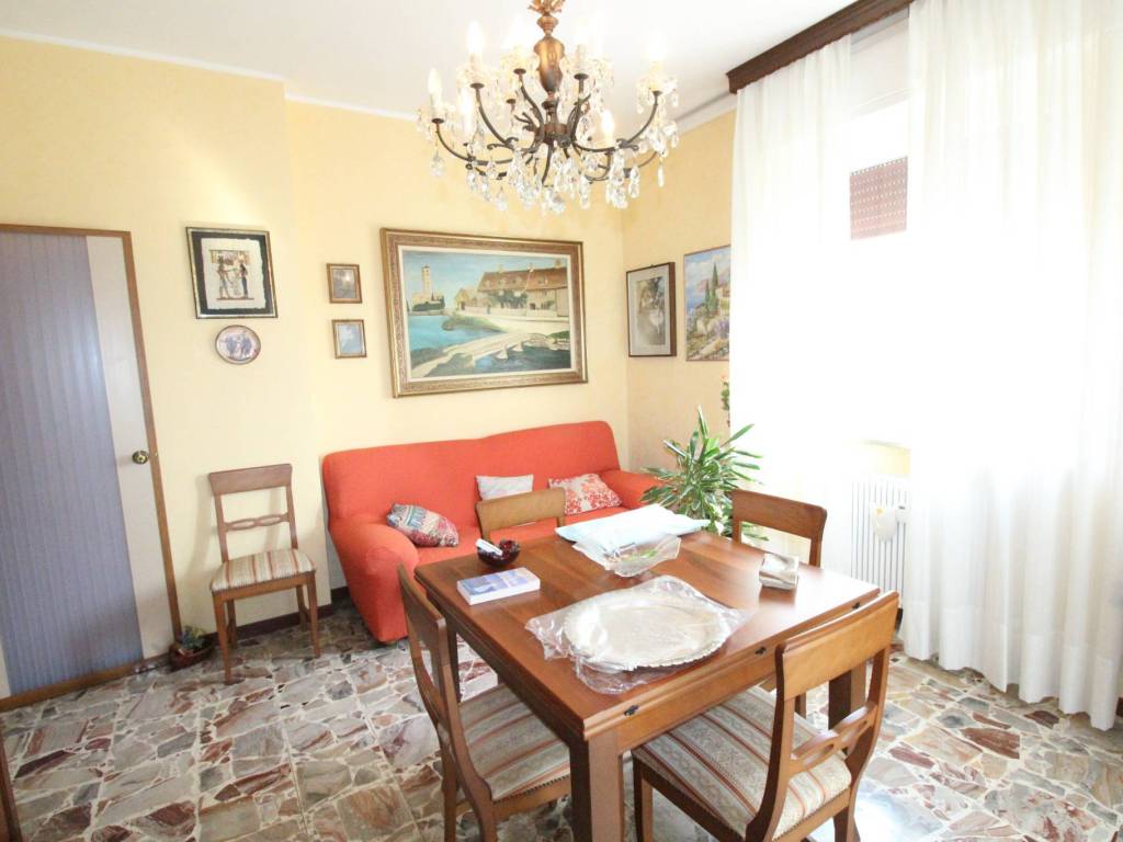 appartamento in affitto a Cermenate in zona Asnago