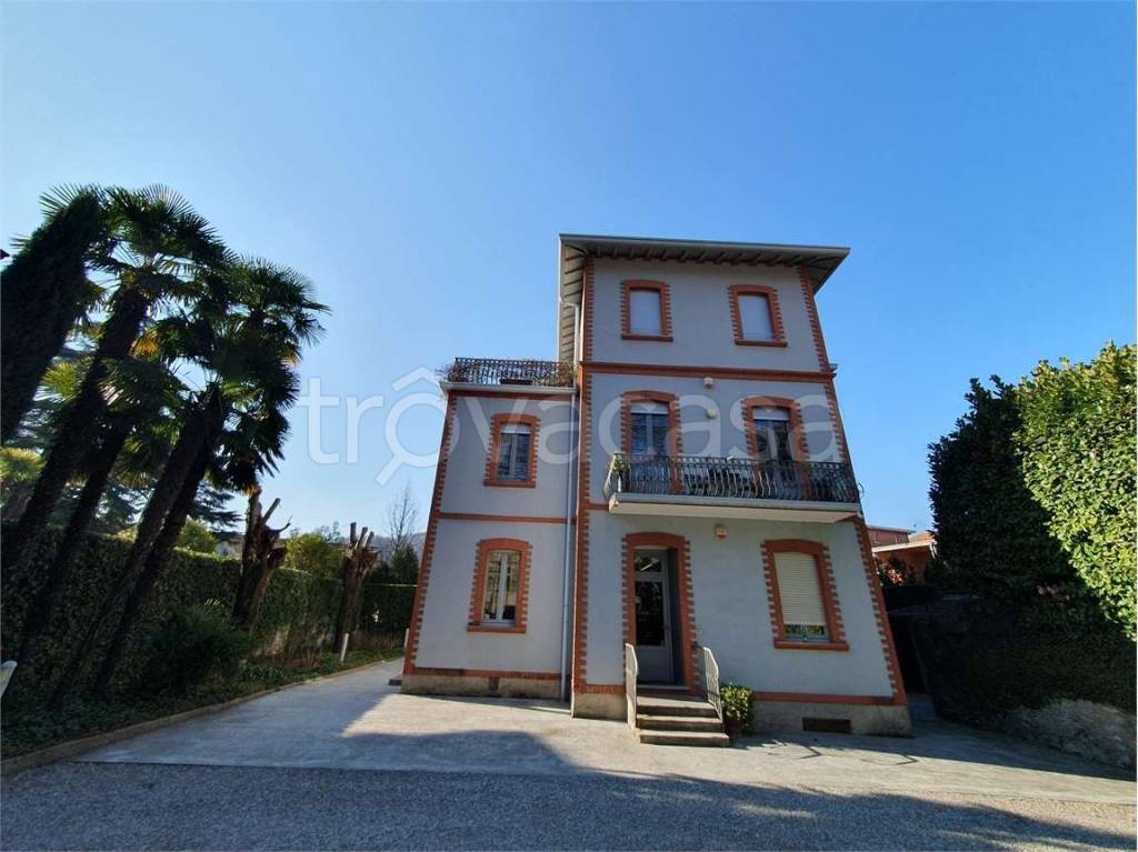 appartamento in affitto a Cernobbio