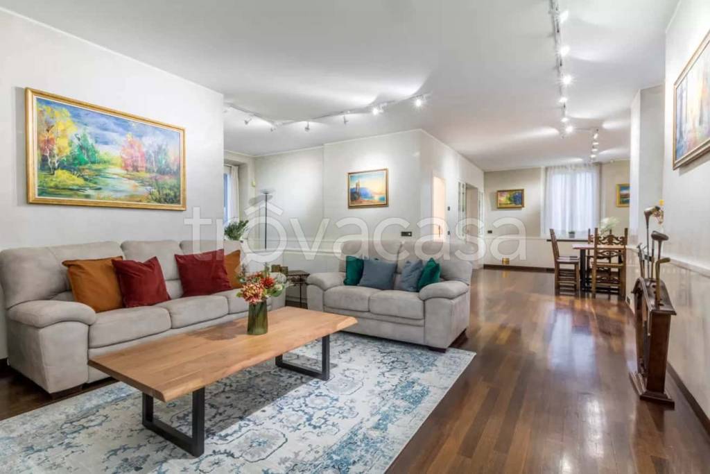 appartamento in affitto a Cernobbio