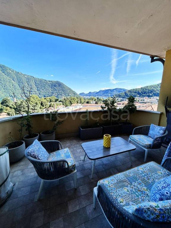 appartamento in affitto a Cernobbio