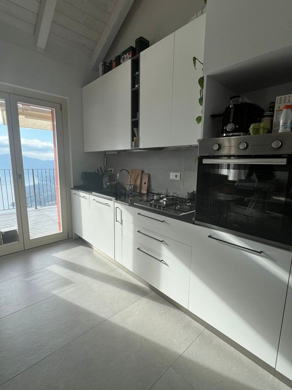 appartamento in affitto a Cernobbio in zona Rovenna