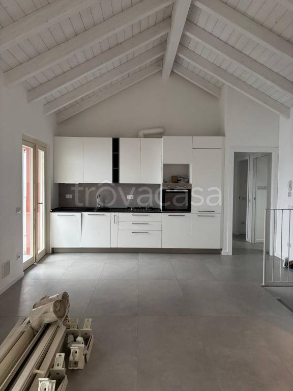 appartamento in affitto a Cernobbio in zona Rovenna