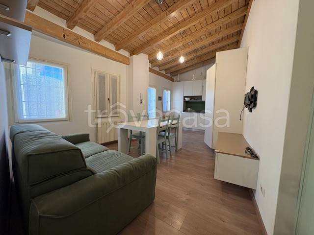 appartamento in affitto a Cernobbio in zona Rovenna