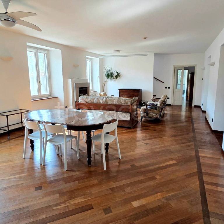 appartamento in affitto a Cernobbio