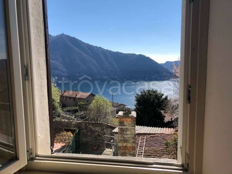 appartamento in affitto a Cernobbio in zona Rovenna