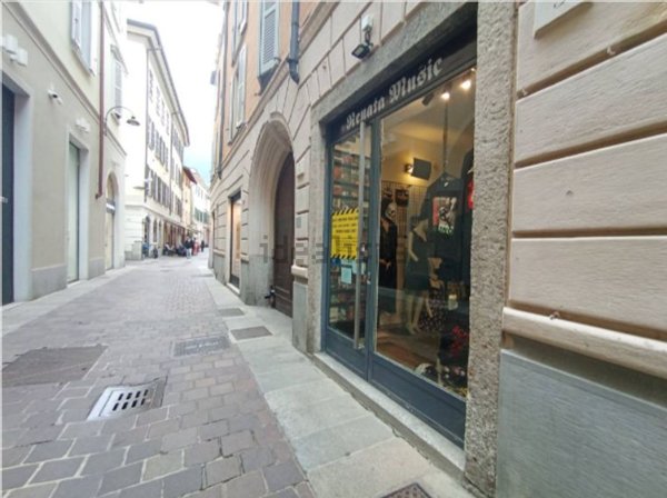 negozio in affitto a Como in zona Como Centro
