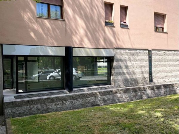 negozio in affitto a Como in zona Borghi