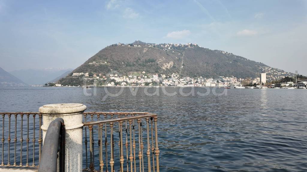 appartamento in affitto a Como in zona Villa Olmo