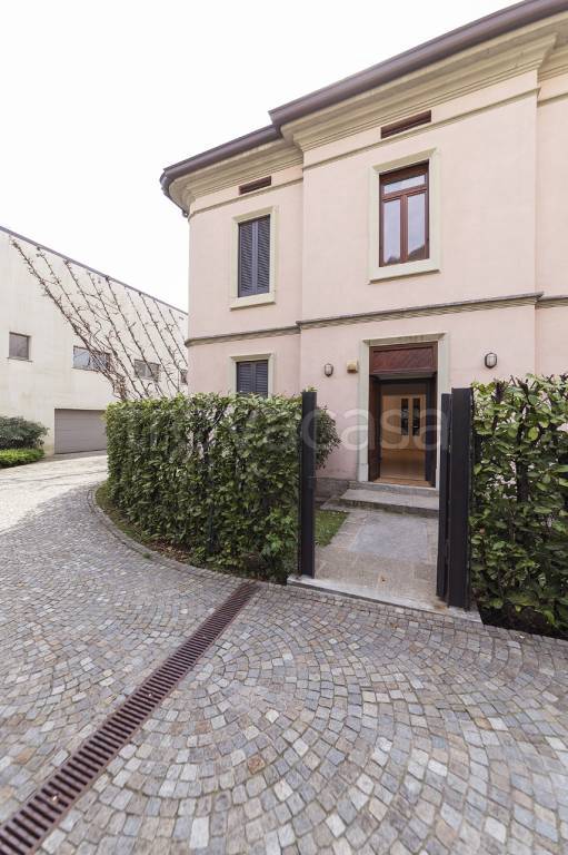 casa indipendente in affitto a Como in zona Valduce