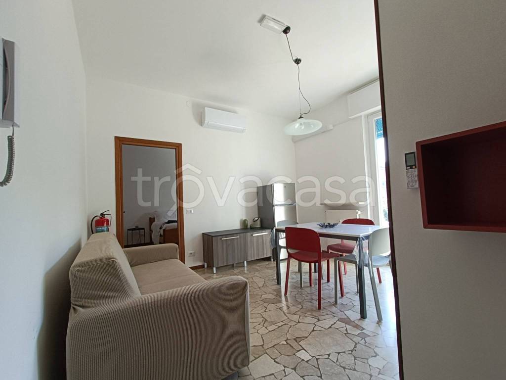 appartamento in affitto a Como in zona Borghi