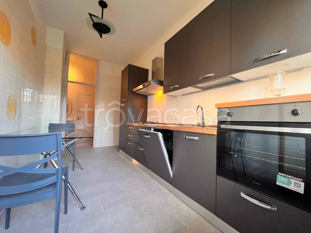 appartamento in affitto a Como in zona Borghi