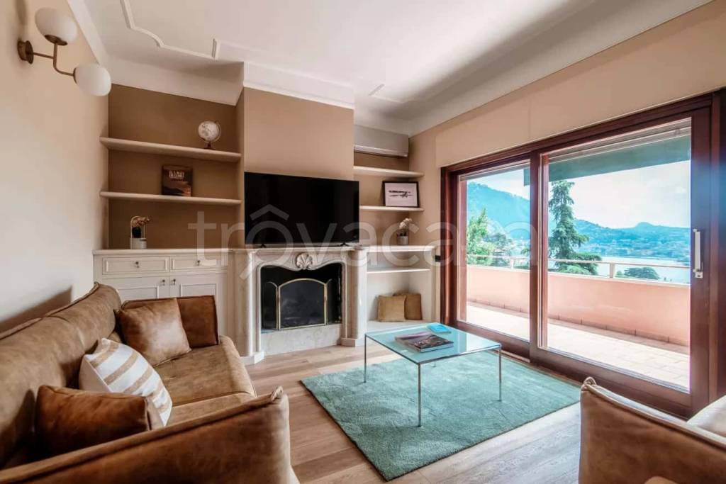appartamento in affitto a Como in zona Villa Olmo