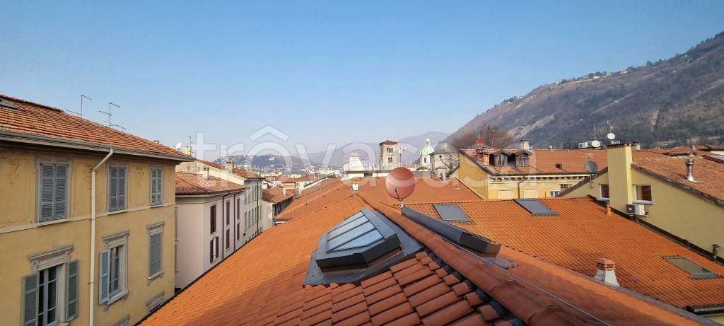 appartamento in affitto a Como in zona Como Centro