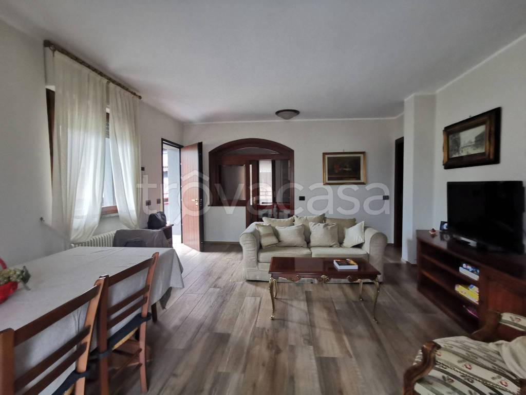 appartamento in affitto a Como in zona Sagnino