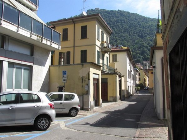 negozio in affitto a Como in zona Valduce